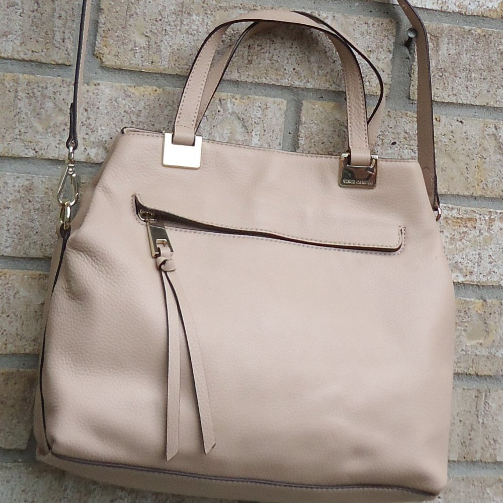 Vince Camuto shoulder bag. - Picture 2 of 16
